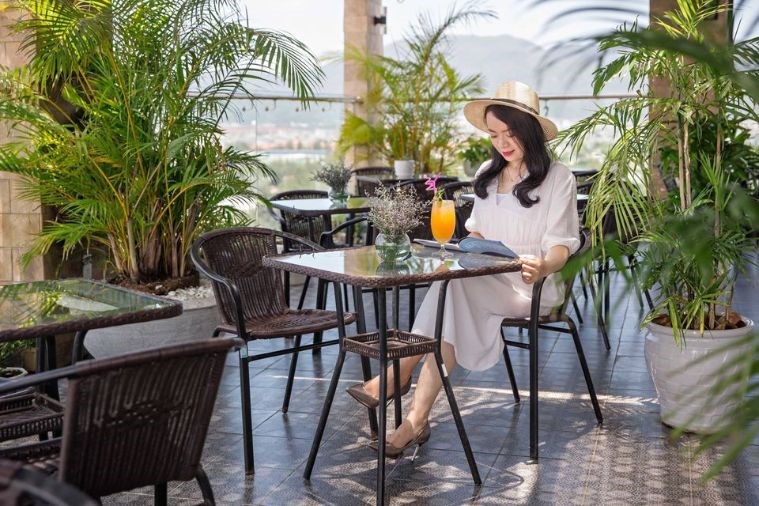 Khách Sạn Bliss Luxury Đà Nẵng